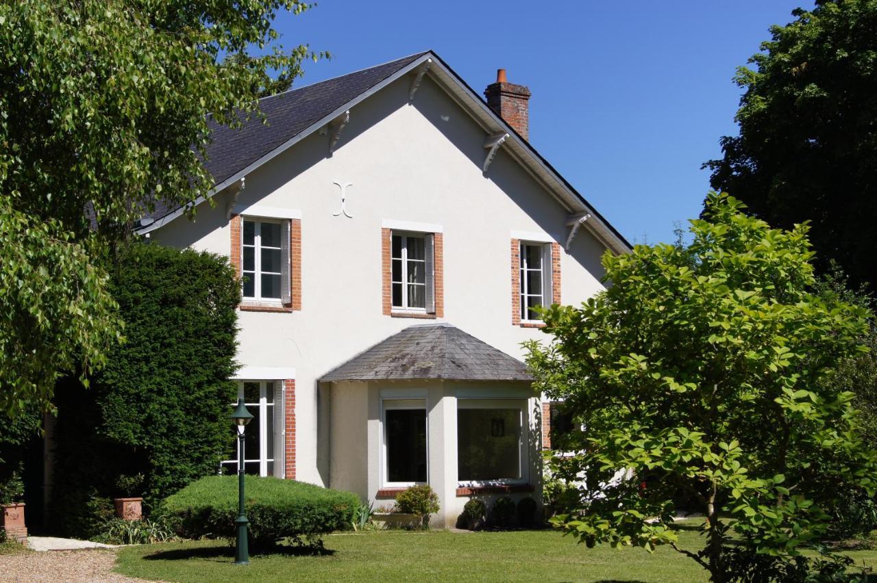 L'Atelier Du Chateau Saint-Ay Eksteriør bilde